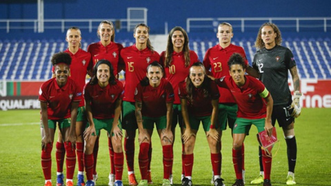 Madeirense no onze titular com a camisola 23