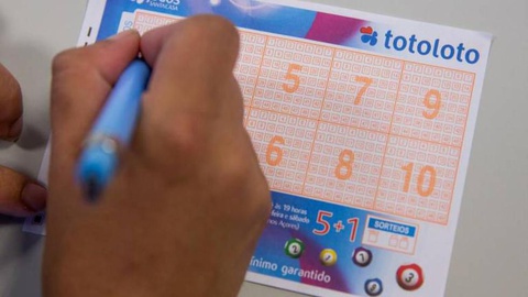 Nos jogos sociais do Estado incluem-se&nbsp;o Totobola, o Totoloto, o Joker, a Lotaria Clássica, a Lotaria Popular, a Raspadinha (Lotaria Instantânea), o Euromilhões, o M1LHÃO, o EuroDreams ou o Placard.