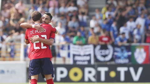 Nacional vence Feirense 