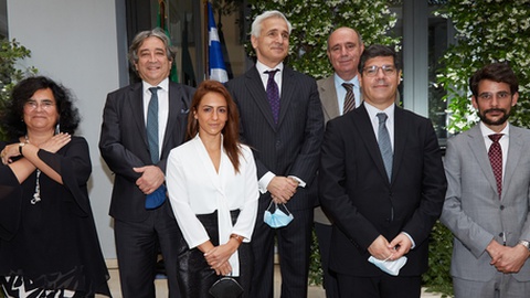 Na foto ao centro a representante do Euromar na Grécia, a madeirense Carla Olival.&nbsp; Foto DR