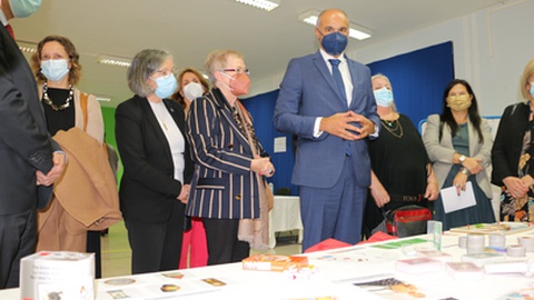 Lions Clube do Funchal doou materiais e conteúdos de intervenção no âmbito da Terapia da Fala, destinados a alunos com deficiência auditiva&nbsp;