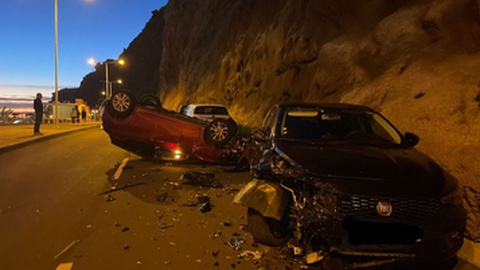 Despiste aparatoso próximo à Marina da Calheta não causou feridos&nbsp;