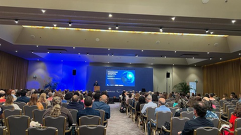 Conferência organizada pelo Grupo Porto Editora com o apoio da Samsung e em parceria com a Secretaria Regional de Educação, Ciência e Tecnologia da Região Autónoma da Madeira junta centenas de pessoas presencialmente e milhares por via ‘on-line’.