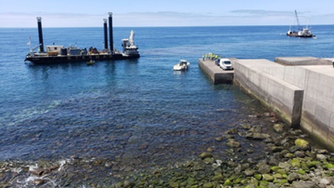 Emissário submarino foi ampliado em 162 metros para desaguar as águas residuais a mais de 250 metros da costa e a 11 metros de profundidade. Objectivo foi acabar com o mau cheiro que há anos atormentava a população&nbsp;