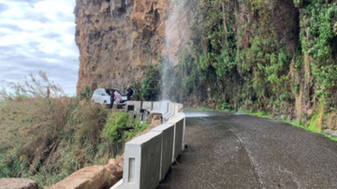 Os perfis colocados recentemente pela Câmara Municipal da Ponta do Sol para minimizar o risco na zona da cascata dos Anjos têm gerado algum descontentamento.&nbsp;
