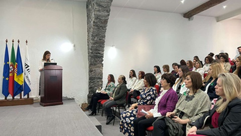 Delegação da Madeira da Associação dos Profissionais de Serviço Social assinala hoje o Dia Mundial do Serviço Social no Colégio dos Jesuítas&nbsp;