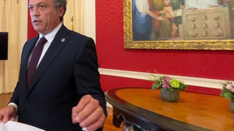 O presidente da Câmara Municipal do Funchal, Pedro Calado, após a ultima reunião do mês de Maio, que foi aberta à participação dos munícipes.