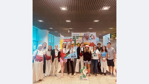 Alguns jovens chegaram durante ao final do dia de ontem.&nbsp;