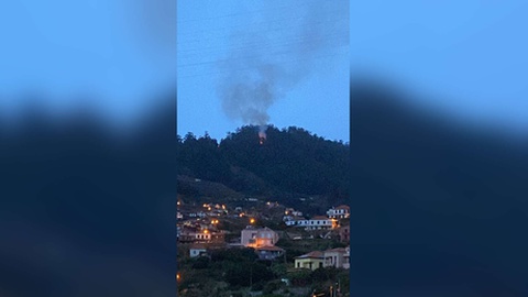 Suspeita de fogo posto em incêndio no Porto Moniz —