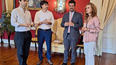 A oposição, a Coligação Confiança, mostrou-se solidária com as populações afectadas pelos incêndios