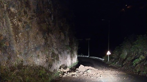 Uma das derrocadas na Estrada Regional 223