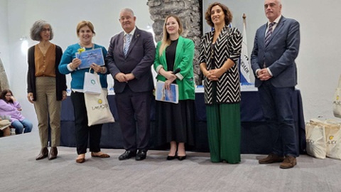 O 1.º Encontro Regional de Cuidadores Informais serviu para homenagear as pessoas que se têm dedicado a cuidar de familiares dependentes. Na ocasião foram entregues diplomas de participação nas acção de apoio e capacitação levadas a cabo em várias localidades.&nbsp;