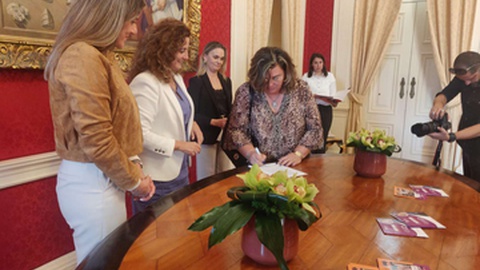 A formalização dos apoios aconteceu esta tarde, no Salão Nobre da Câmara Municipal do Funchal.&nbsp;