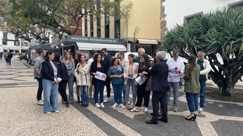 Esta tarde realizou-se uma concentração de jornalistas junto à ALM.