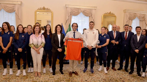 A comitiva foi recebida esta manhã na Quinta Vigia. Amanhã está em campo.