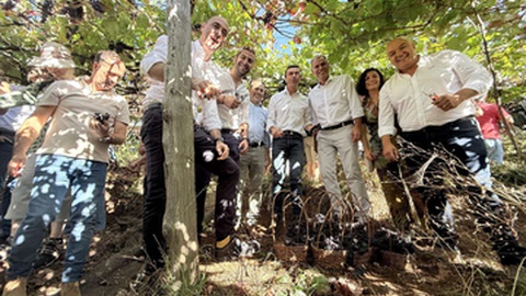 O presidente do Governo fez-se acompanhar por Eduardo Jesus, secretário regional do Turismo e Nuno Maciel, secretário regional de Agricultura e Pescas