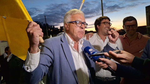 A festa da vitória no Porto Moniz, com Emanuel e Olavo Câmara