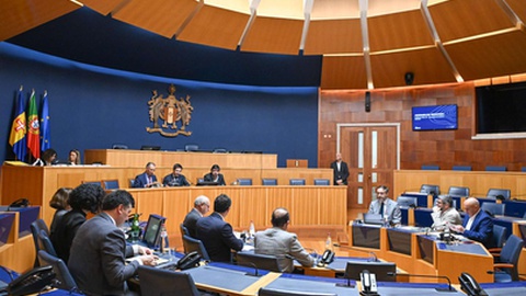 Thierry Ligonnière veio acompanhado de Edgar Carvalho, director do Aeroporto Internacional da Madeira - Cristiano Ronaldo.