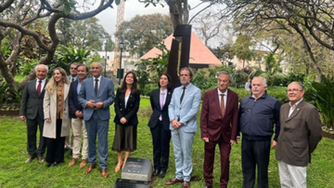 Miguel Albuquerque presidiu a cerimónia de inauguração da escultura em homenagem à Banda Municipal do Funchal&nbsp;colocada no Jardim Municipal&nbsp;