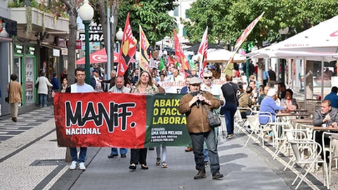 A manifestação percorreu algumas das principais artérias da cidade do Funchal