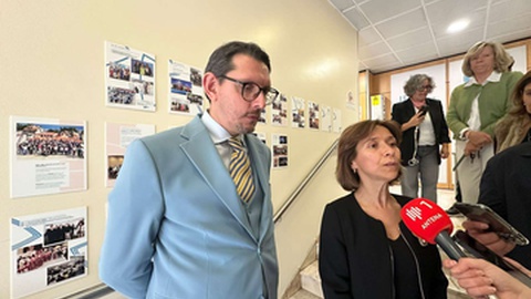 Secretária Regional de Inclusão, Trabalho e Juventude, Paula Margarido, acompanhada pelo Presidente do Conselho Directivo do Instituto de Emprego da Madeira, Pedro Gouveia