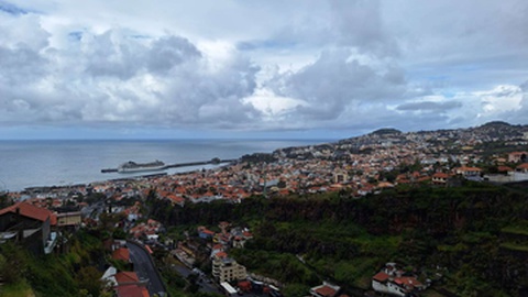 Na costa Sul, são esperadas menos nuvens, de acordo com o IPMA.