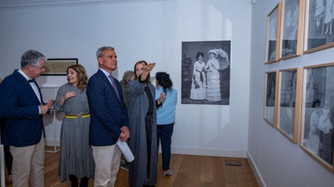 Mostra reúne fotografias de época, exemplares de trabalhos em bordado, desenhos técnicos e uma máquina de picotagem