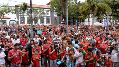 Fan Zone do DIÁRIO, instalada no Largo da Restauração, no Funchal.