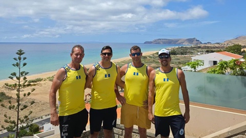 Miguel Figueira, Carlos Lima, Luís Filipe Nascimento e Cristiano Perestrelo vão ligar o Porto Santo à Madeira em canoa tradicional.&nbsp;