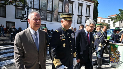 O secretário de Estado Paulo Simões Ribeiro, acompanhado do comandante nacional da GNR e do Representante da República.&nbsp; FOTOS RUI SILVA/ASPRESS