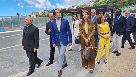Os enfermeiros do Serviço de Medicina Intensiva do SESARAM apresentaram, ontem, um pedido de escusa de responsabilidade. Micaela Freitas e Miquel Albuquerque pronunciaram-se hoje sobre essa situação.&nbsp;