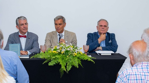Apresentação do novo livro esteve a cargo do filho do autor, Horácio Bento Gouveia.&nbsp;