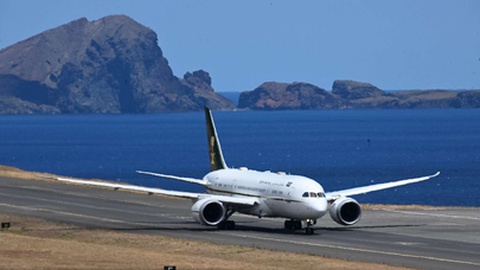 Aeronave aterrou há instantes no Aeroporto Internacional da Madeira Cristiano Ronaldo.&nbsp;