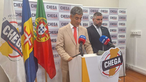 Decorreu na manhã desta quinta-feira uma conferência de imprensa na sede do partido onde foi formalmente anunciado o regresso de Luís Filipe Santos ao Chega.&nbsp;