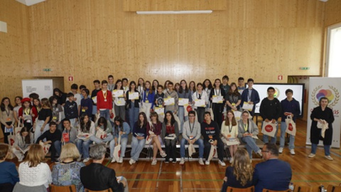 À semelhança da edição do ano passado, são vários os alunos apurados para a última fase. Este ano, pela primeira vez, estão três alunos da Madeira.&nbsp;