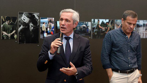 José Manuel Rodrigues marcou presença na iniciativa 'A água flui, as pedras levam...', que serve para assinalar os 15 anos do '20 de Fevereiro'.&nbsp;