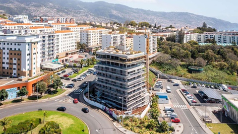 O empreendimento em construção em São Martinho vai custar 4,2 milhões de euros é o investimento habitacional mais caro realizado pela CMF nos últimos anos.