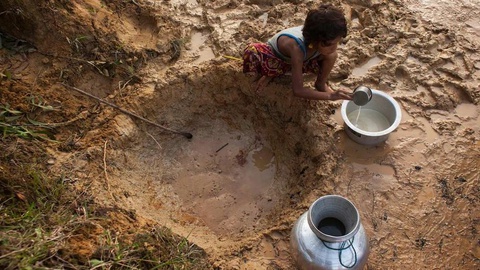 Há quase 200 milhões de crianças em África sem água corrente.
