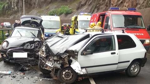 Vários feridos em acidente no Funchal —