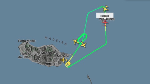 O voo da Binter bem tentou, mas acabou por voltar para o Porto Santo. Foto Flightradar24