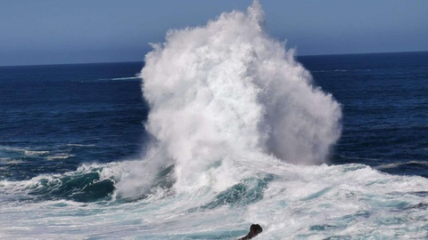 Agitação marítima forte motiva avisos meteorológicos laranja.&nbsp;