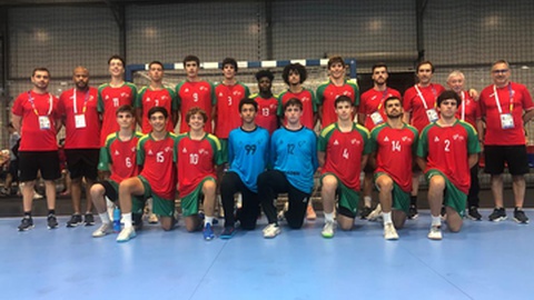 O madeirense Tiago Martins (quinto em cima a contar da direita) apontou quatro golos no encontro frente à Croácia.&nbsp;