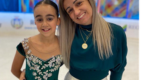A patinadora Margarida Costa, com a sua mãe e treinadora Sheila Rodrigues Costa