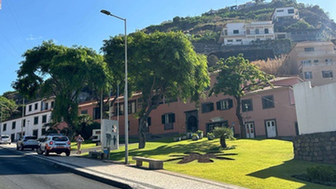 A Câmara Municipal da Calheta é uma das visadas pela investigação.