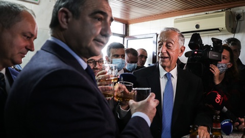 Foto&nbsp;EPA/TIAGO PETINGA