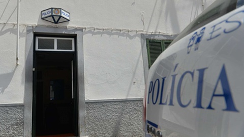 O suspeito foi conduzido para a esquadra da PSP onde está a ser ouvido.