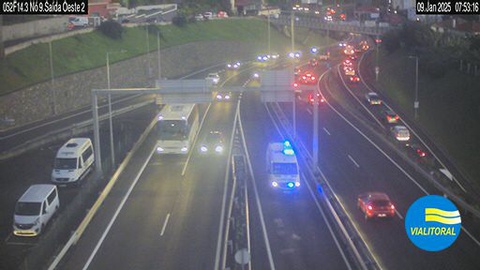 Também já se notam alguns congestionamentos noutras zonas da Via Rápida.