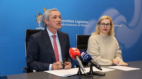 José Manuel Rodrigues e Sara Madalena, respectivamente número 1 e 2 da lista do CDS às Regionais de 23 de Março.