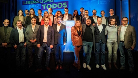 Por "razões de força maior", não aparecem na fotografia da lista o madeirense Nuno Morna, Nuno Barata dos Açores e Joana Cordeiro.