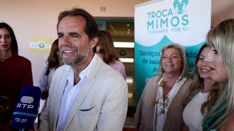 Albuquerque foi acompanhado pela secretária regional de Inclusão e Cidadania, Rita Andrade, e a presidente do IEM, Vânia Jesus